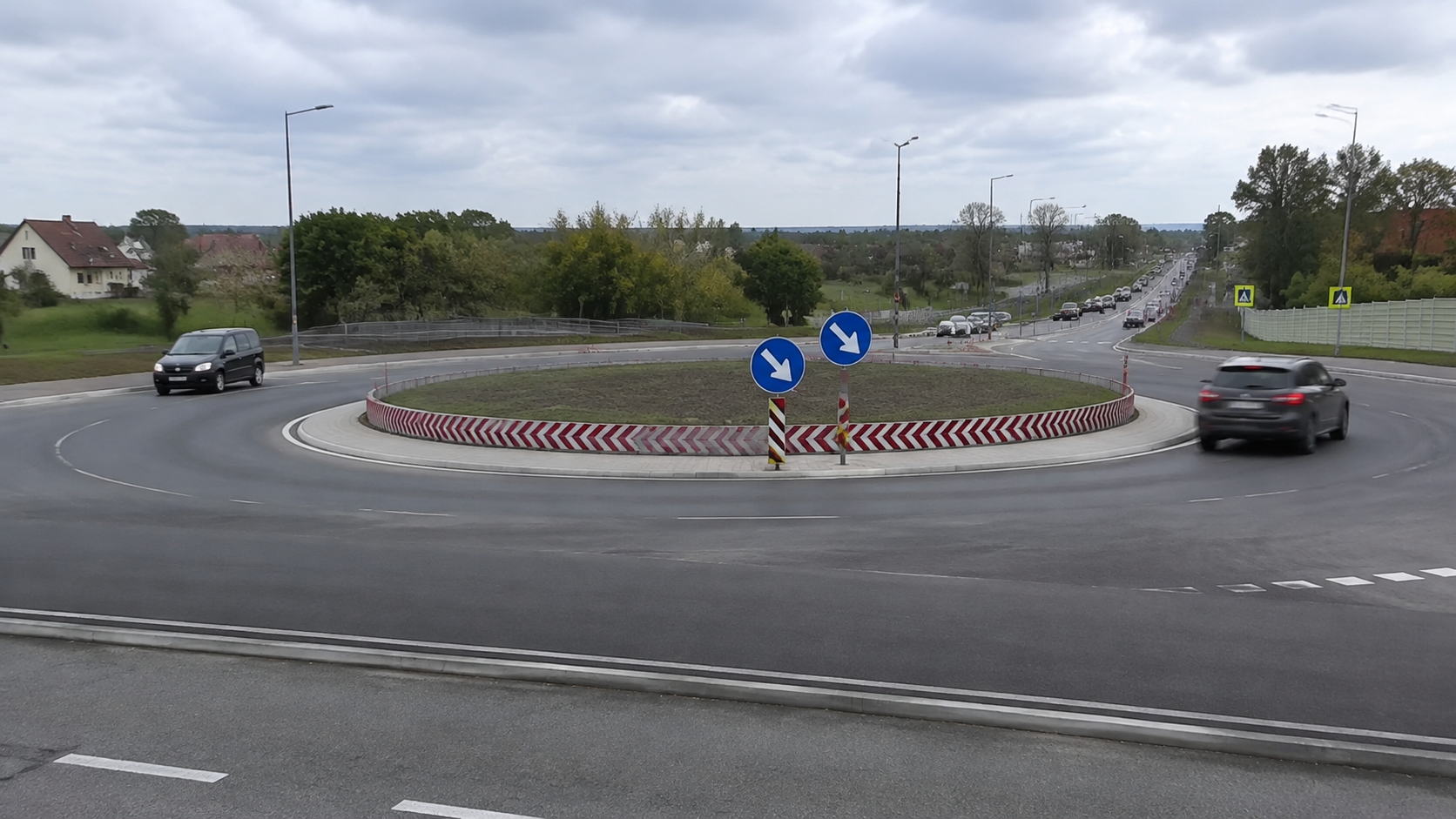 Sensul giratoriu de la intersecția M1 și R4, lângă Ciorescu, este deschis circulației Sensul giratoriu de la intersecția M1 și R4, lângă Ciorescu, este deschis circulației