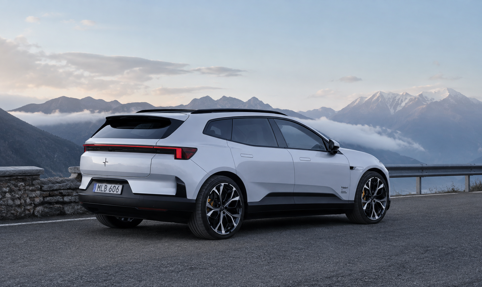 Polestar 4 SUV: de ce a primit din nou lunetă și o caroserie mai verticală