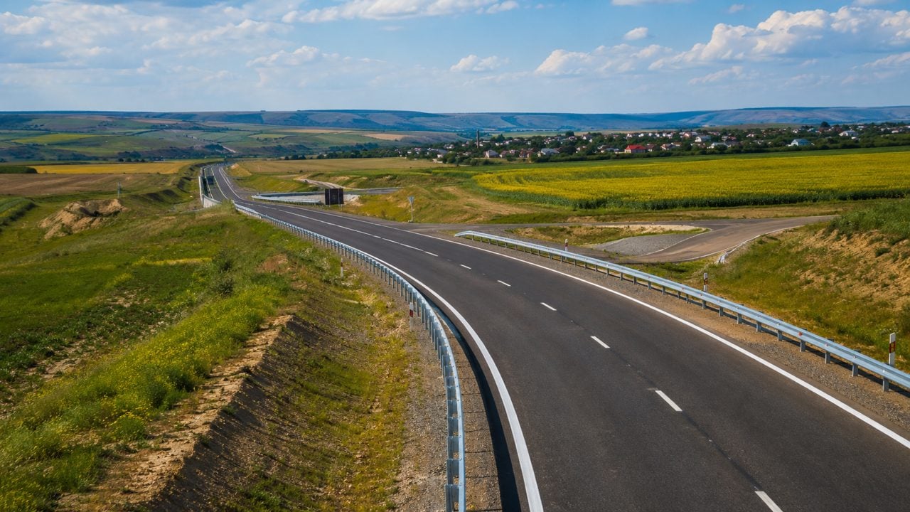 Centura Slobozia Mare de pe M3 a intrat în ultima etapă a lucrărilor Centura Slobozia Mare de pe M3 a intrat în ultima etapă a lucrărilor