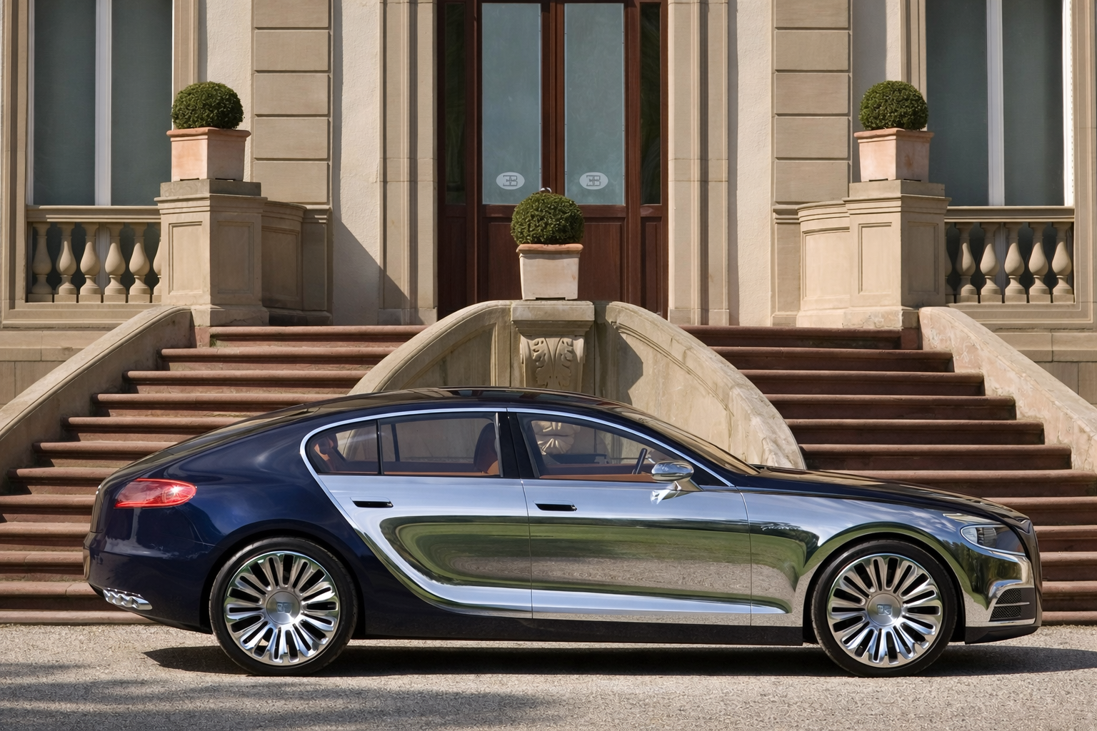 Bugatti 16C Galibier W16 — l'histoire d'une berline ambitieuse